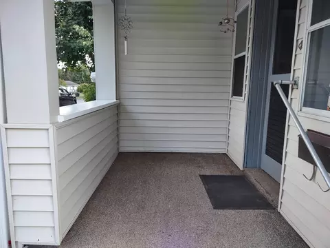 1128 Howard St, Jackson, MI 49202 photo 4