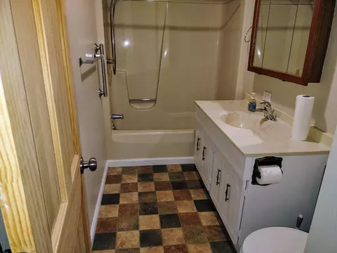 1128 Howard St, Jackson, MI 49202 photo 17