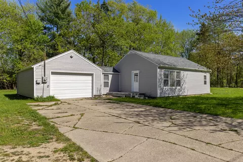 2326 Wilson Ave NW, Grand Rapids, MI 49534