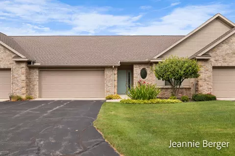 4919 Chatsworth Creek Dr #12, Hudsonville, MI 49426