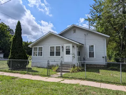 320 Alexander St, Bangor, MI 49013