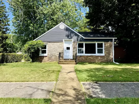 299 W May St, Benton Harbor, MI 49022