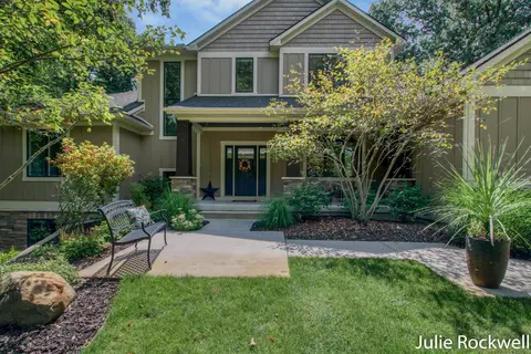 7792 Kirkwood Trl SE, Alto, MI 49302