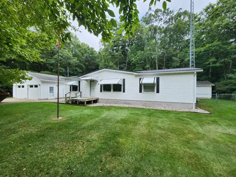 2950 W Oak St, Rothbury, MI 49452