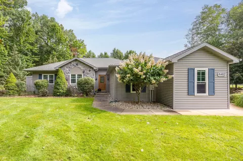 9412 Sunset Dr, Canadian Lakes, MI 49346