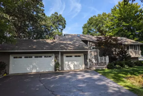 2103 Woody Noll Dr, Portage, MI 49002