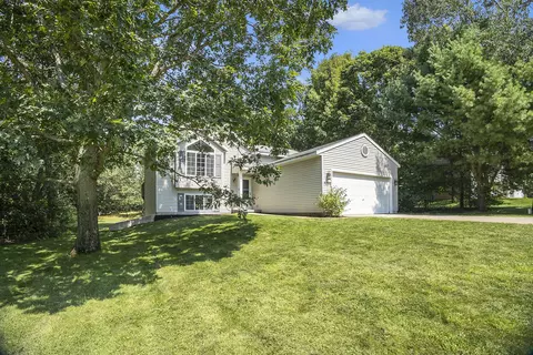 5298 Bittersweet Dr, Muskegon, MI 49445