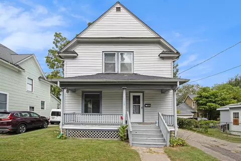 708 Pioneer St, Kalamazoo, MI 49008