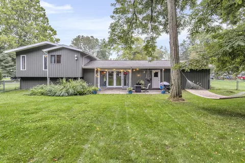 6986 Surrey Ln, Jackson, MI 49201