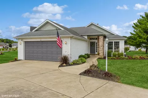 640 N Cygnet Lake Dr, Benton Harbor, MI 49022