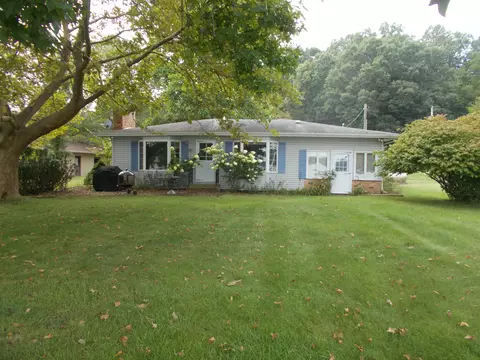 12705 Sleepy Hollow Rd, Three Rivers, MI 49093