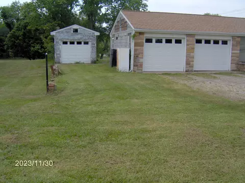 701 E Hoffman St, Three Rivers, MI 49093 photo 2