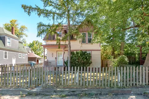 204 Elm Pl, Kalamazoo, MI 49007