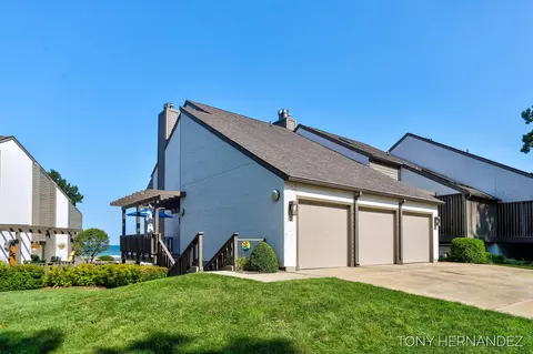 101 N Shore Dr #2, South Haven, MI 49090
