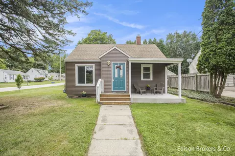 1222 Ridgeway St NE, Grand Rapids, MI 49505