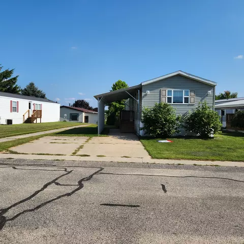 1318 Windridge Ln, Fremont, MI 49412