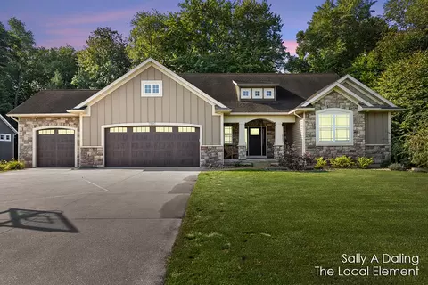 7890 Queenie Ct, Allendale, MI 49401