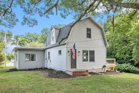827 E Washington St, Ionia, MI 48846