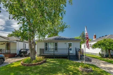 19327 Kinloch St, Redford, MI 48240