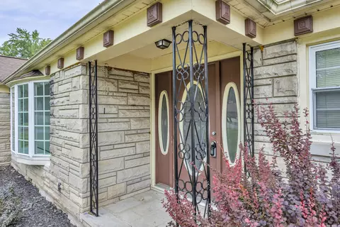 929 Albright Dr, Jackson, MI 49203 photo 3
