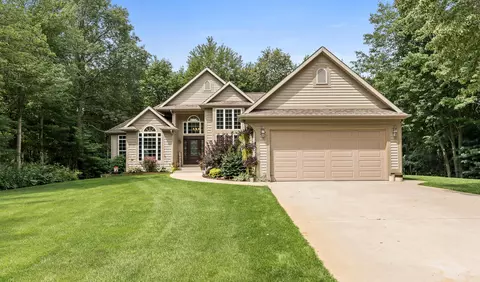 1034 W Mount Garfield Rd, Norton Shores, MI 49441