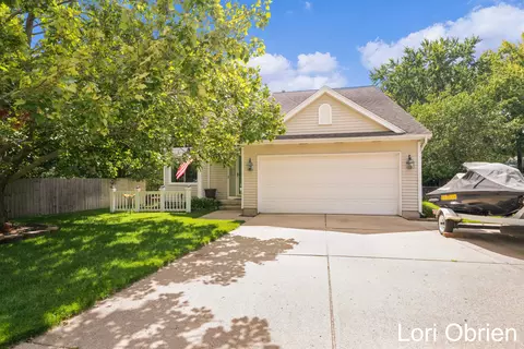 2758 Olivia St NW, Grand Rapids, MI 49504