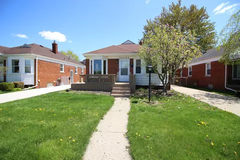 9355 Becker Ave, Allen Park, MI 48101