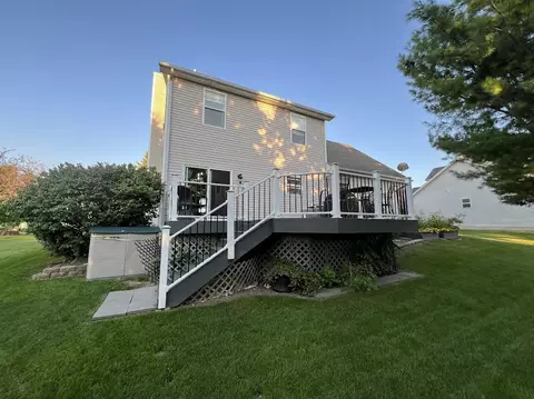 1281 Maple Leaf Ln, Howell, MI 48843 photo 2