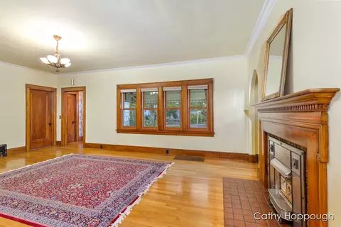 242 E Washington St, Ionia, MI 48846 photo 6