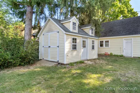 242 E Washington St, Ionia, MI 48846 photo 38