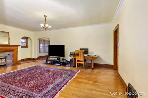 242 E Washington St, Ionia, MI 48846 photo 8