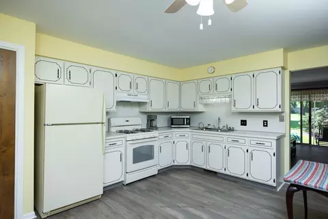 957 Andover Ct SE, Kentwood, MI 49508