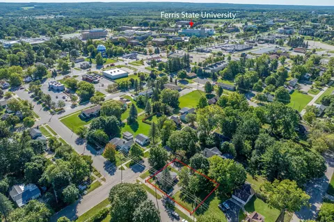 303 Spring St, Big Rapids, MI 49307 photo 9