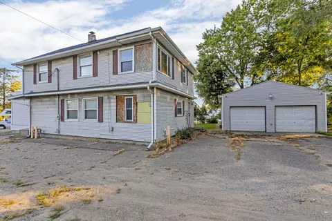 1102 E South St, Jackson, MI 49203