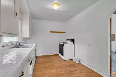 1102 E South St, Jackson, MI 49203 photo 10