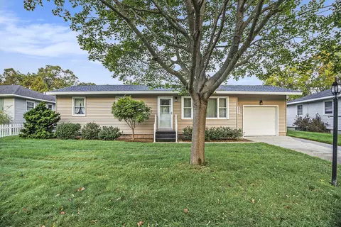 2351 Blodgett St, Muskegon, MI 49441