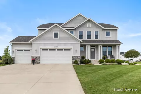 8059 Union Station Dr, Byron Center, MI 49315