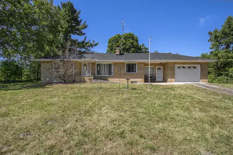 1720 Bakertown Rd, Buchanan, MI 49107