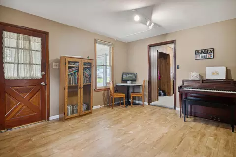 1534 Maple St, Niles, MI 49120 photo 9