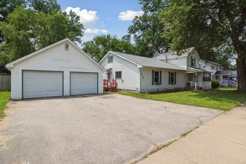 1534 Maple St, Niles, MI 49120 photo 2