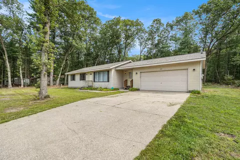 240 S Broton Rd, Muskegon, MI 49442