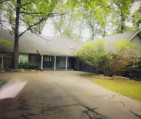 5404 Whippoorwill Dr, Kalamazoo, MI 49009