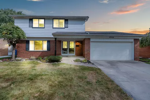 29258 Walker Dr, Warren, MI 48092