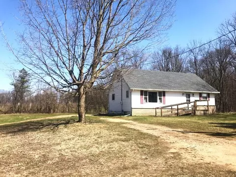 28068 80th Ave, Lawton, MI 49065