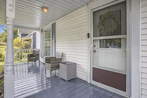 801 Pleasant St, Belding, MI 48809 photo 4