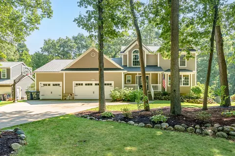 3547 Hathaway Rd, Kalamazoo, MI 49009