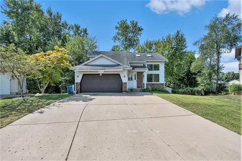 5541 55th Ct SW, Grand Rapids, MI 49548