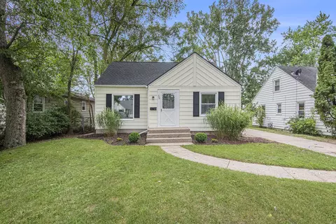 570 Van Allen St SE, Grand Rapids, MI 49548