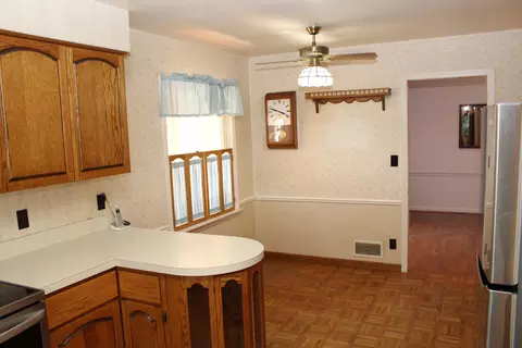 Kitchen - 305 Mills Rd, Saline, MI 48176 photo 5 of 6