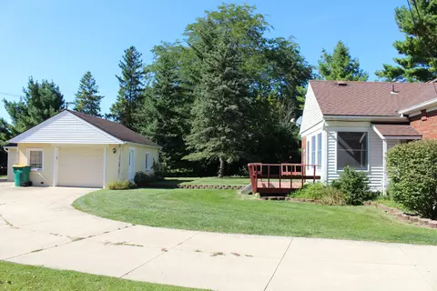 Exterior - 305 Mills Rd, Saline, MI 48176 photo 16 of 26